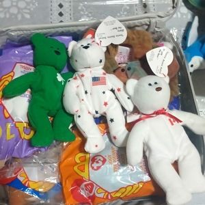 Beannie Baby's with the certificate and signature of Ty Warner